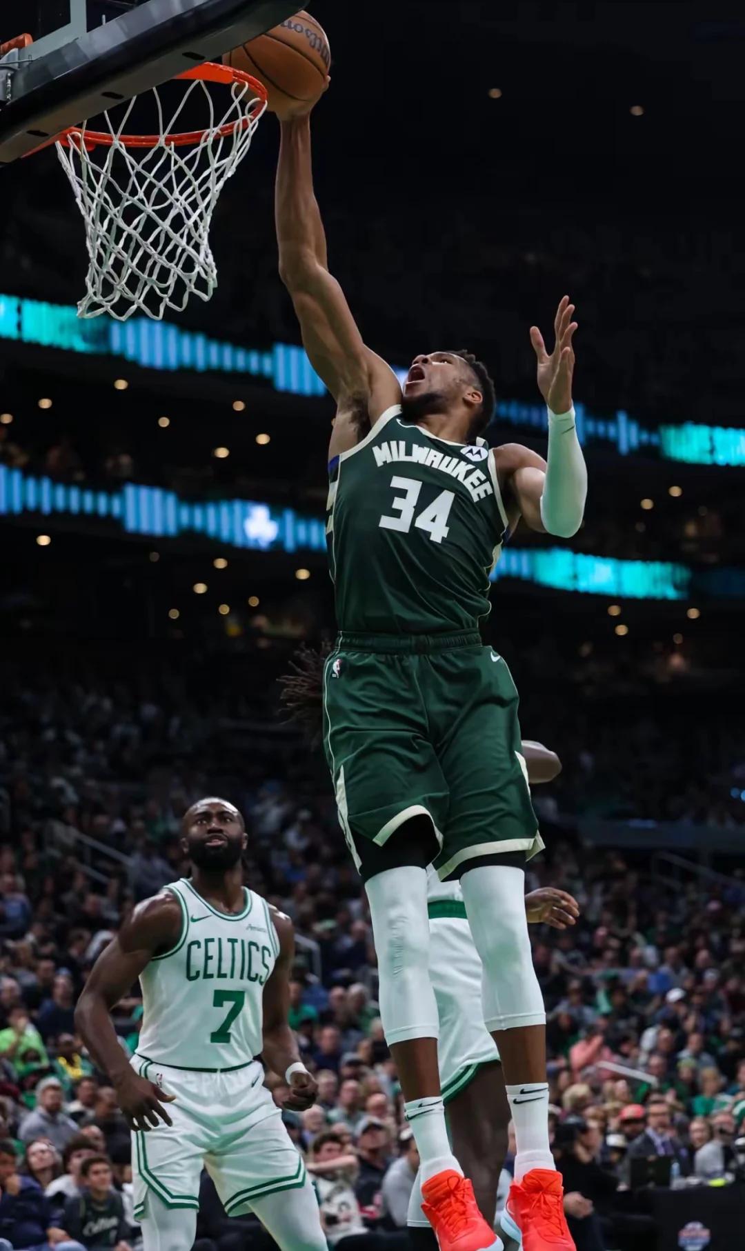 雄鹿逆袭惜败绿军，字母哥分无功而返的简单介绍