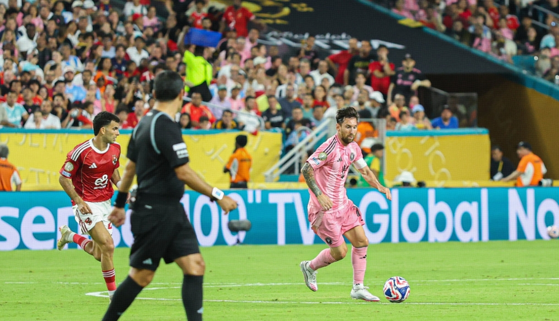 梅西刷新纪录，绝杀震惊球迷