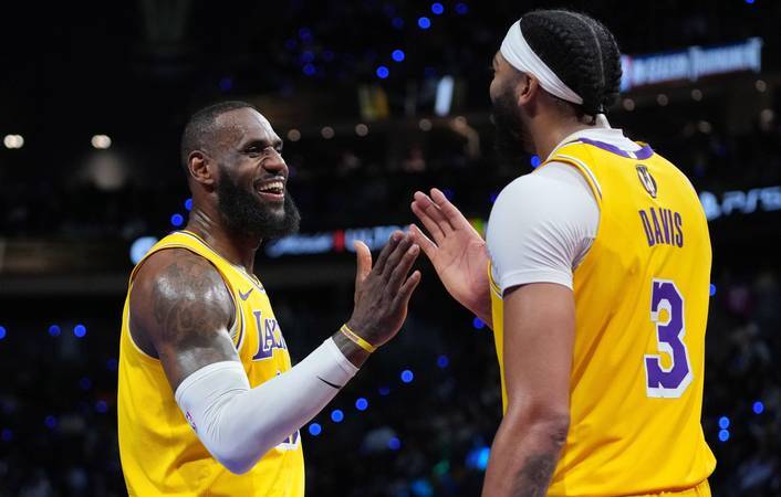 包含湖人再胜篮网，詹姆斯34分控球领军的词条