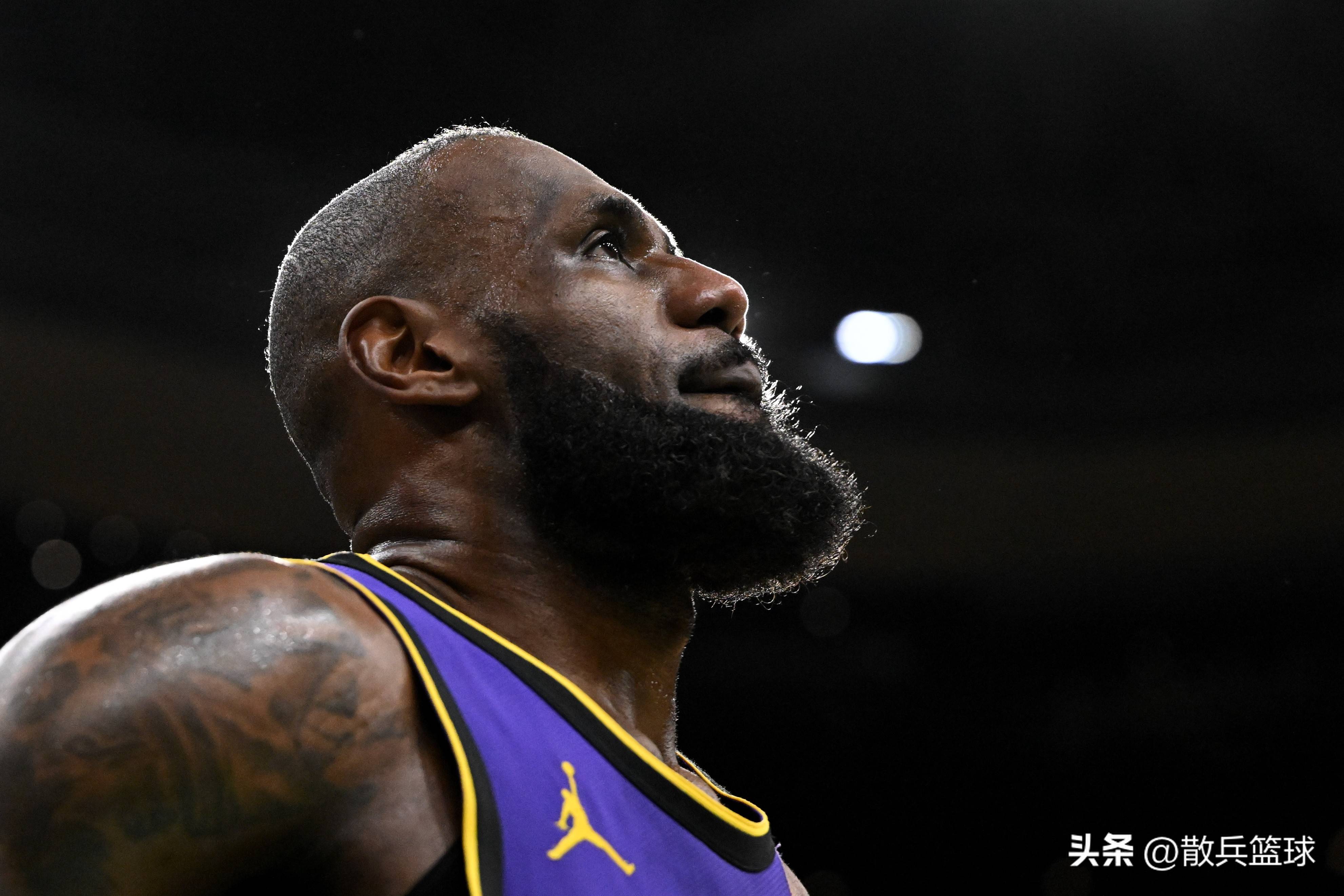 包含湖人再胜篮网，詹姆斯34分控球领军的词条