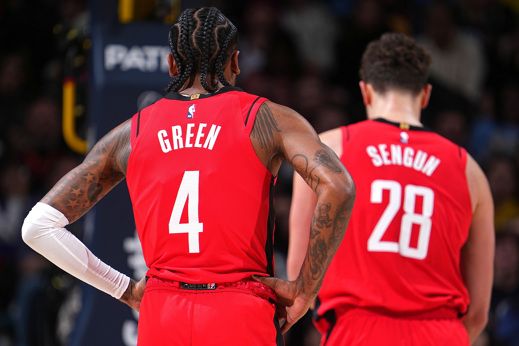 火箭逆转战胜独行侠,取得四连胜 火箭逆转战胜独行侠,取得四连胜