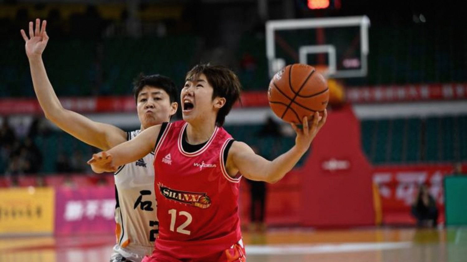 新赛季开幕！球员们备战迎接挑战