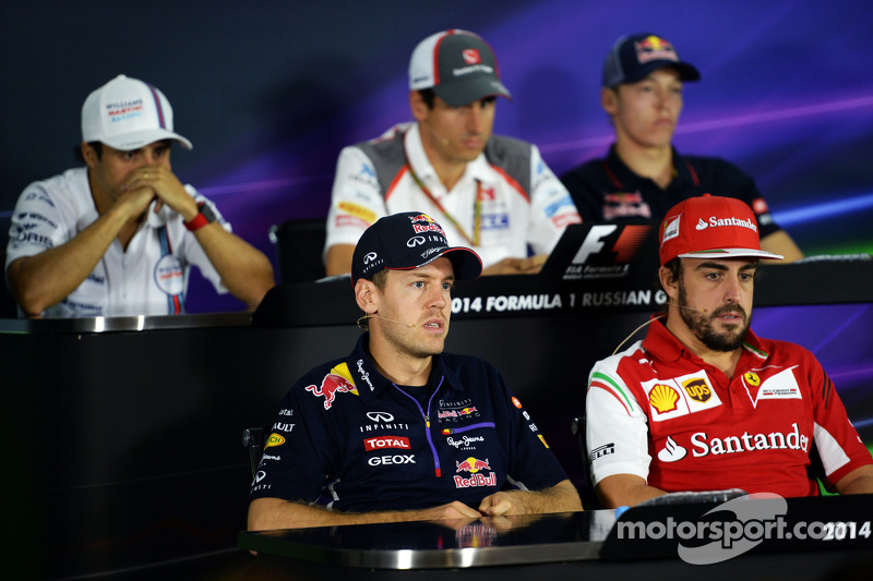 包含索伯车队完胜迈凯伦，阿隆索带队取胜的词条